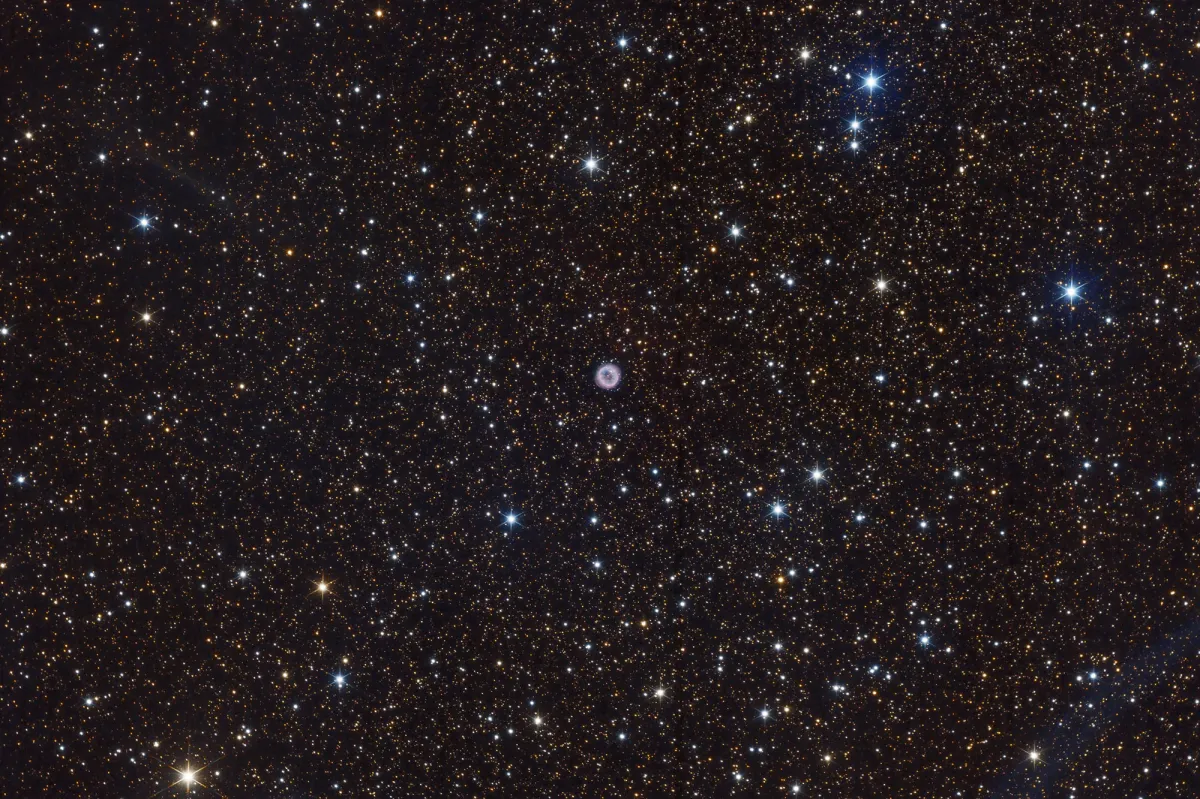 NGC 6894