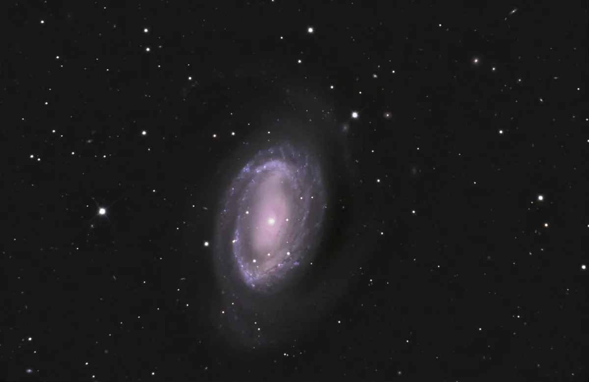 NGC 4725