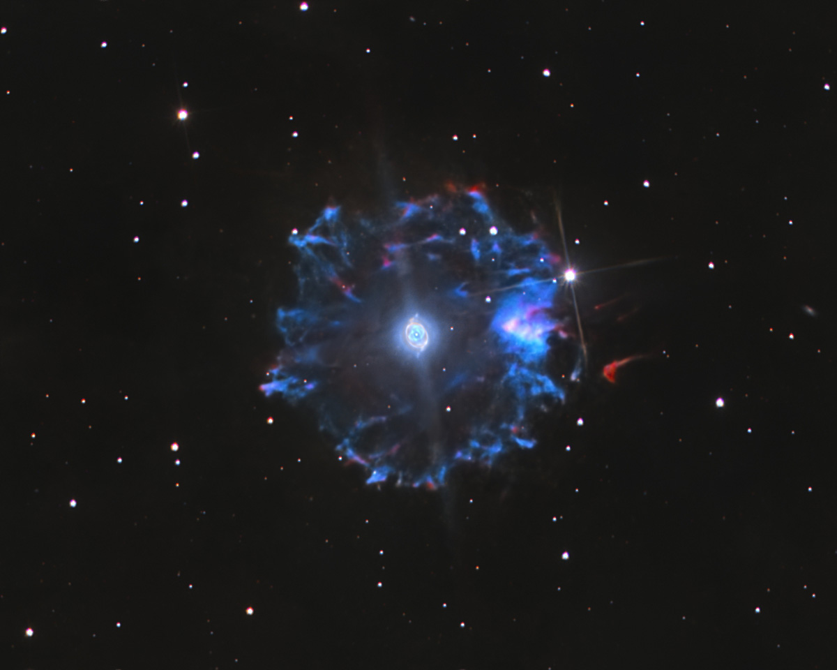 NGC 6543 + IC 4677